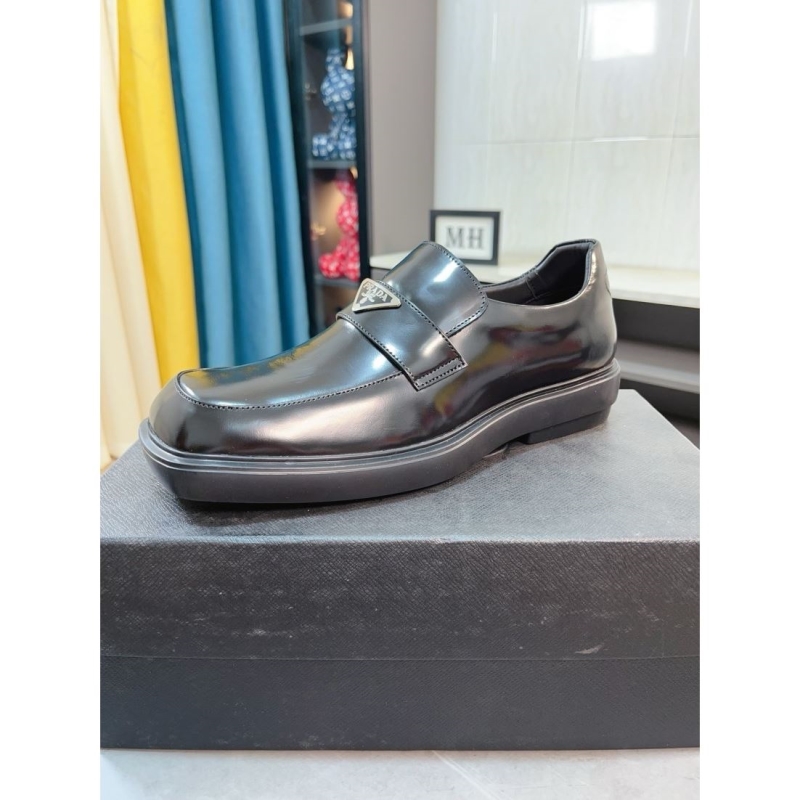 Pra*a leather shoes